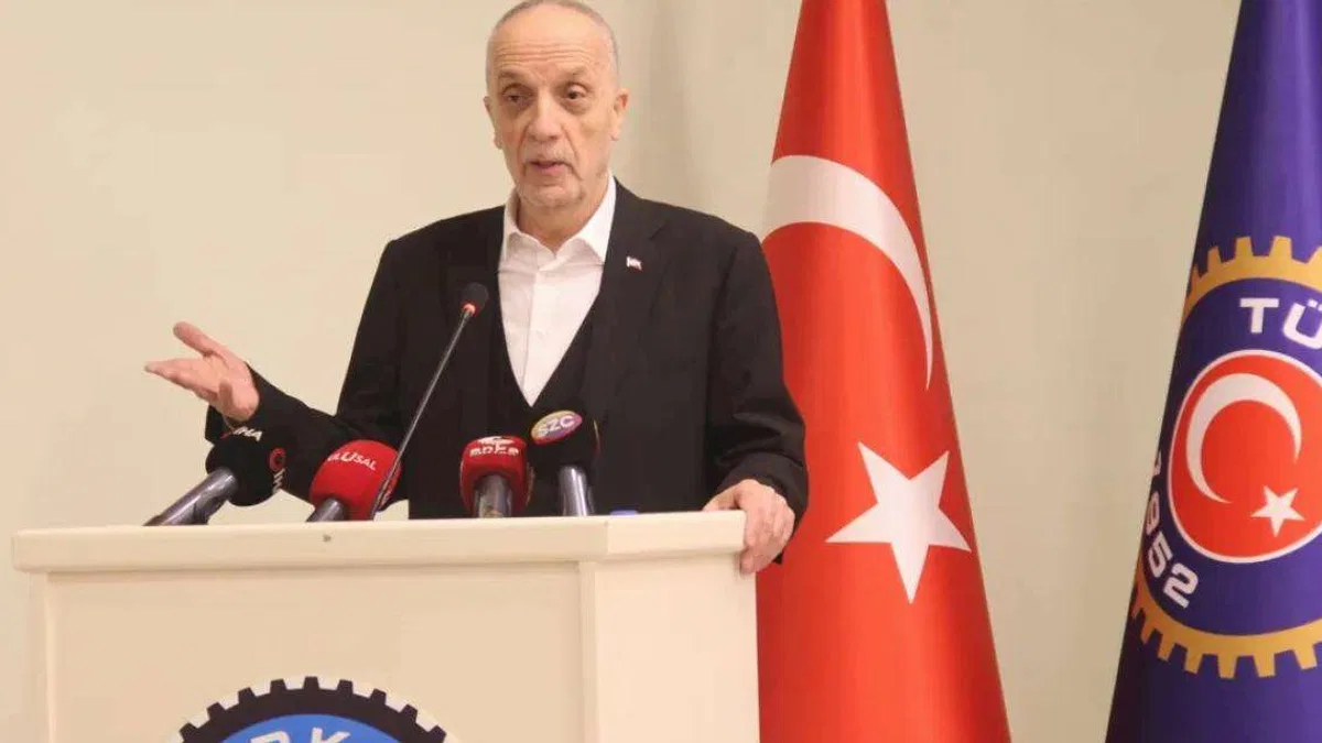 TÜRK-İŞ 'Çalışma Hukuku Buluşmaları' sempozyumunu düzenledi