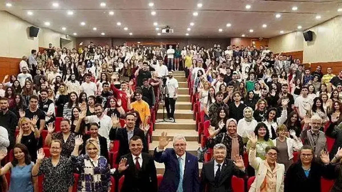 Rektör Prof. Dr. Budak, Oryantasyon Programlarıyla Yeni Egelilere "Merhaba" Diyor