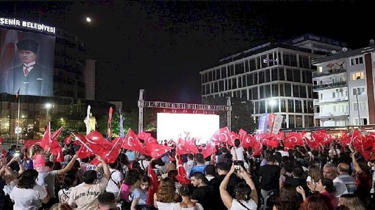 Aydınlılar tek yürek olup şampiyonu destekledi