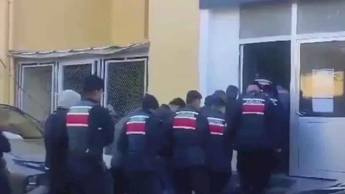 Adana'da 'Hücre-16'da 17 gözaltı!