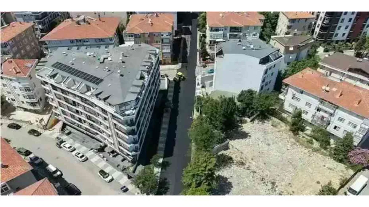 İstanbul Maltepe'de asfalt seferberliği sürüyor