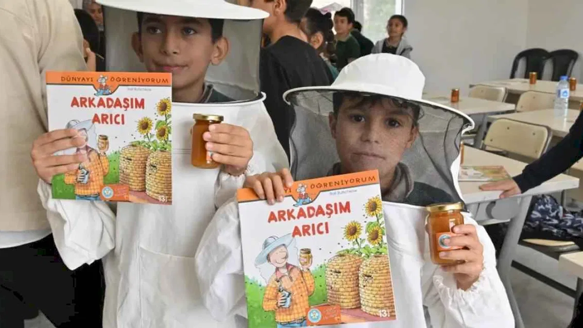 Manisa’da miniklere arıların dünyası tanıtılıyor