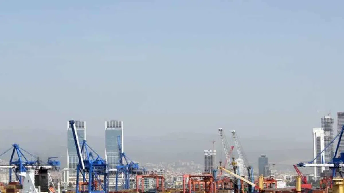 Ege'de 100 dolarlık ithalat 203 dolarlık ihracat yaptırdı