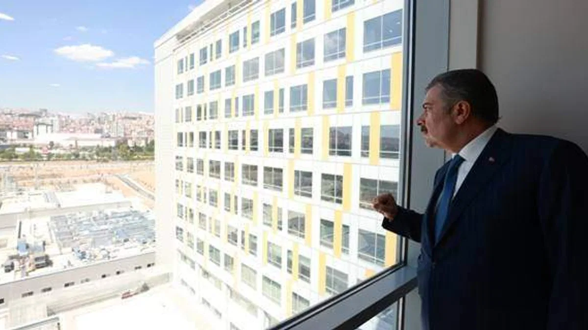 Bakan Koca Etlik Şehir Hastanesindeki son hazırlıkları inceledi