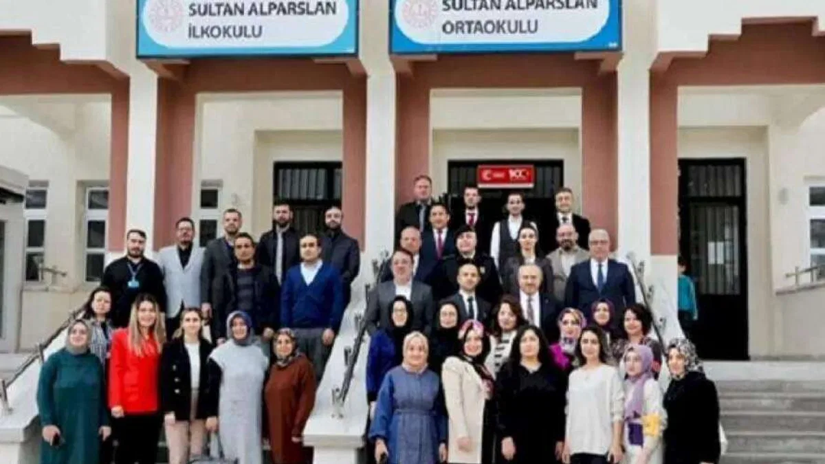 Başkan Savran karne heyecanına ortak oldu