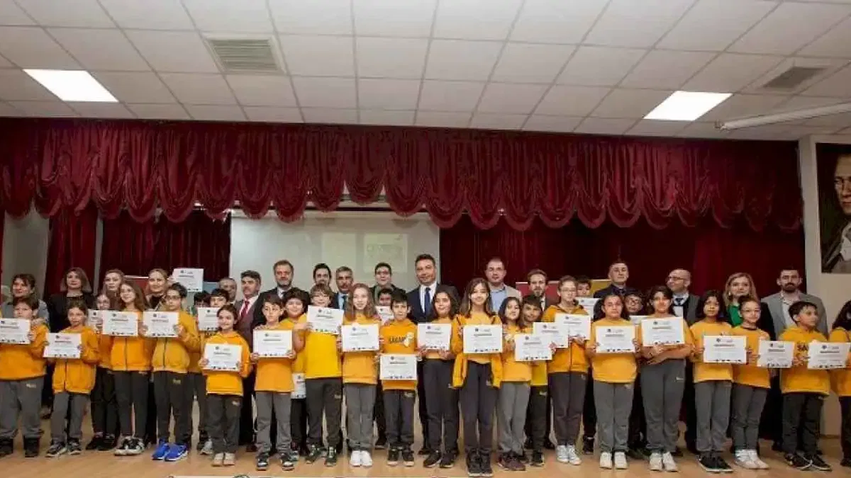 Çevre okuryazarı minikler ödüllendirildi