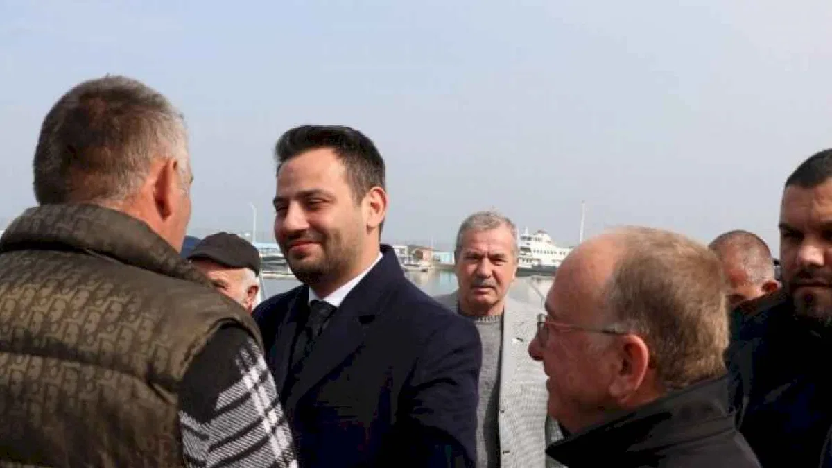 AK Partili Dinçer'den Güzelyalı Su Ürünleri'ne ziyaret