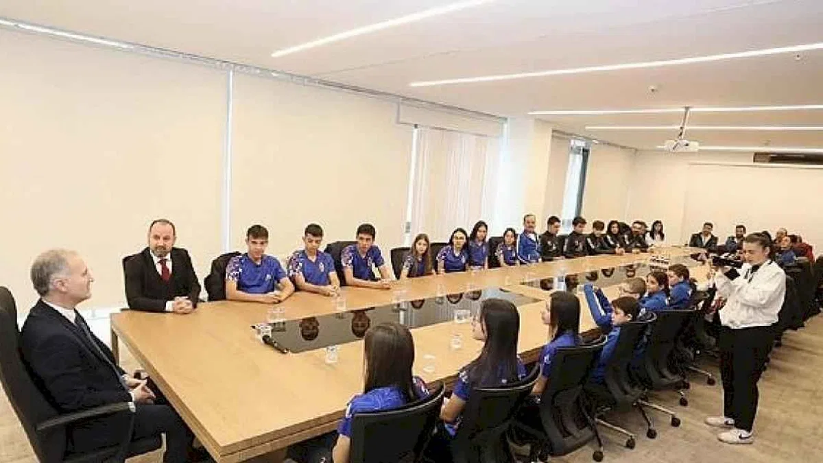 Şampiyonlar Başkan Taban'la Buluştu