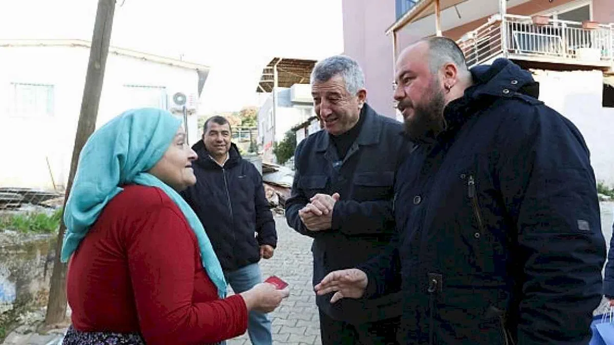 Yeni yıl pastası ve sepeti Başkan Günay'dan