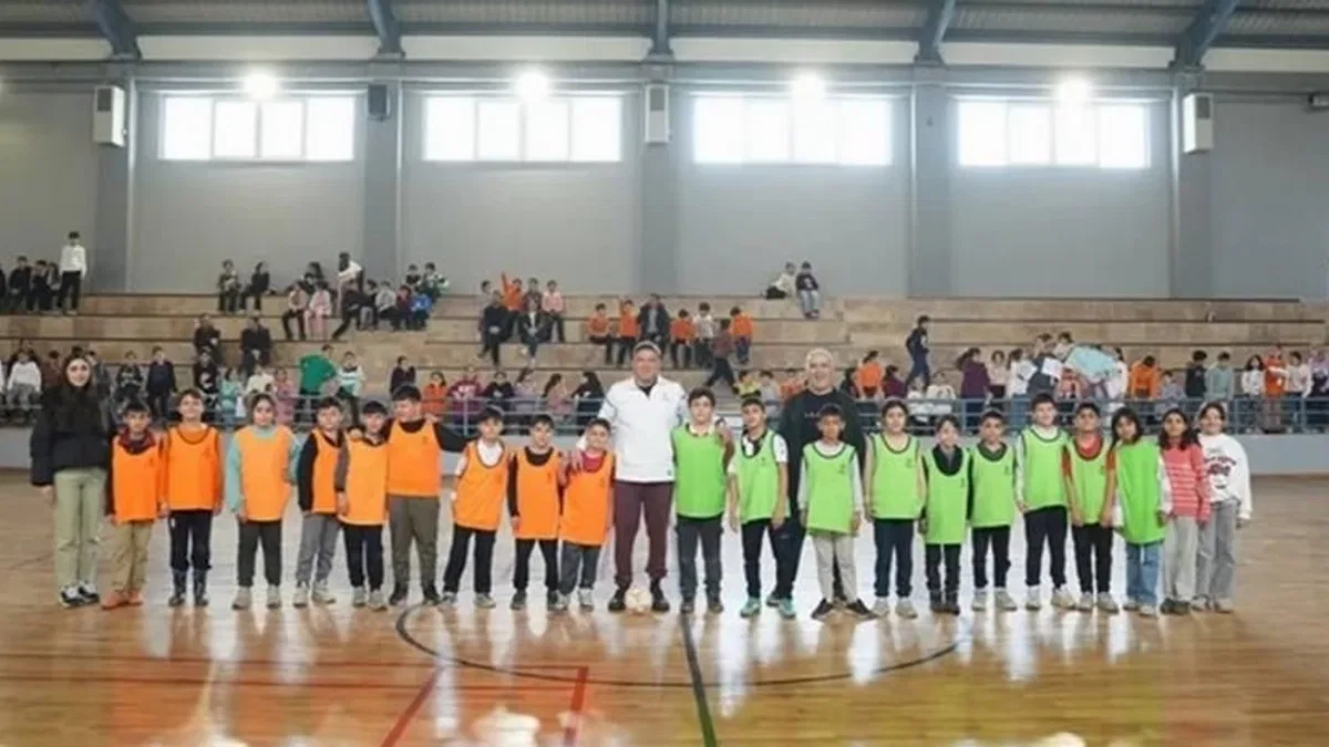 Denizli'de ‘Sınıflar Arası Futsal Turnuvası’nda heyecan sürüyor