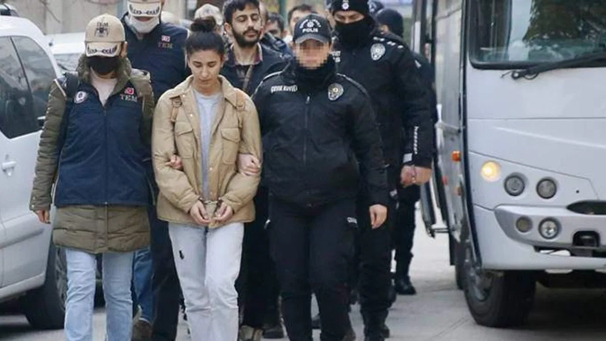 Eskişehir'de PKK/KCK'ya yönelik operasyonda yakalanan 8 şüpheliden 4'ü tutuklandı