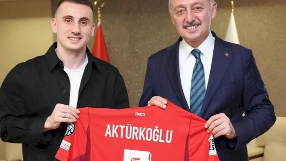 Kocaeli'nin gururundan Başkan Büyükakın’a Milli forma