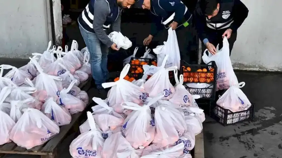 5 ton mandalina örnek iş birliği ile dağıtılıyor