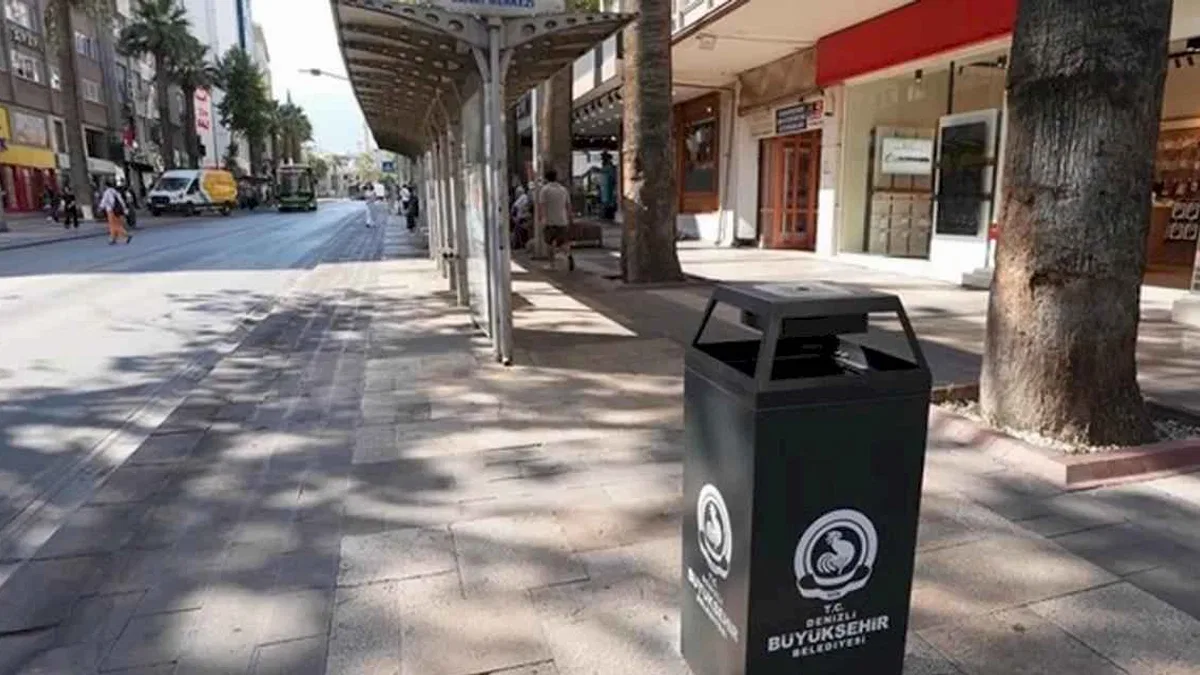 Denizli Büyükşehir çöp kutularını yeniliyor