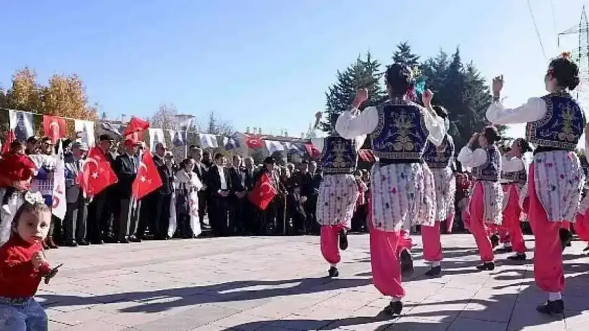 Hüseyin Can Güner: Yaşasın Cumhuriyet! İyi ki Cumhuriyet! İlelebet Cumhuriyet!