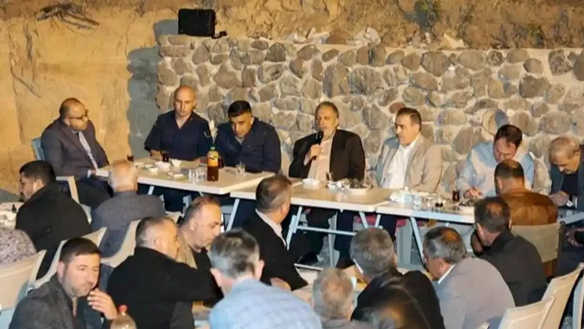 Kayseri Talas'ta muhtarlardan Mengücek buluşması