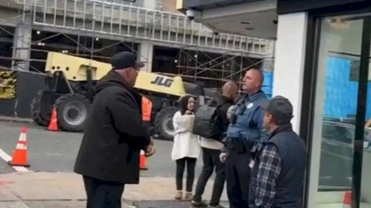 ABD'de polisler kuyumcu nöbetinde!
