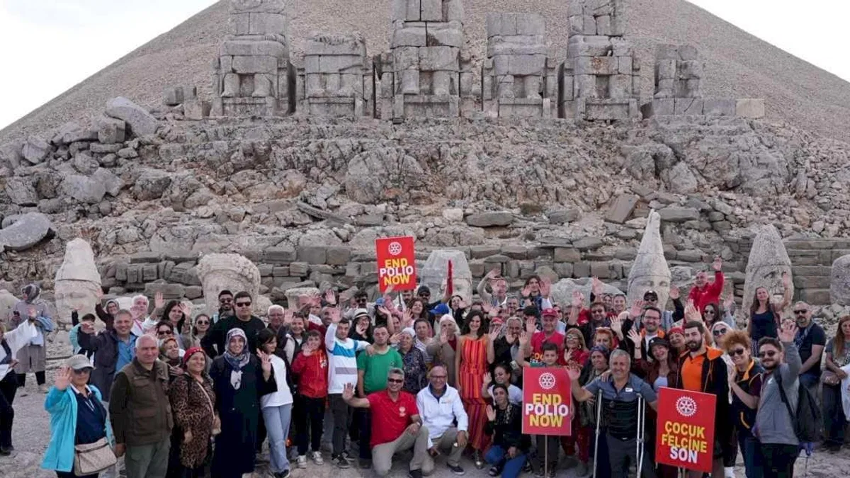 Adıyaman Nemrut Zirvesinde Çocuk Felcine Son Çağrısı