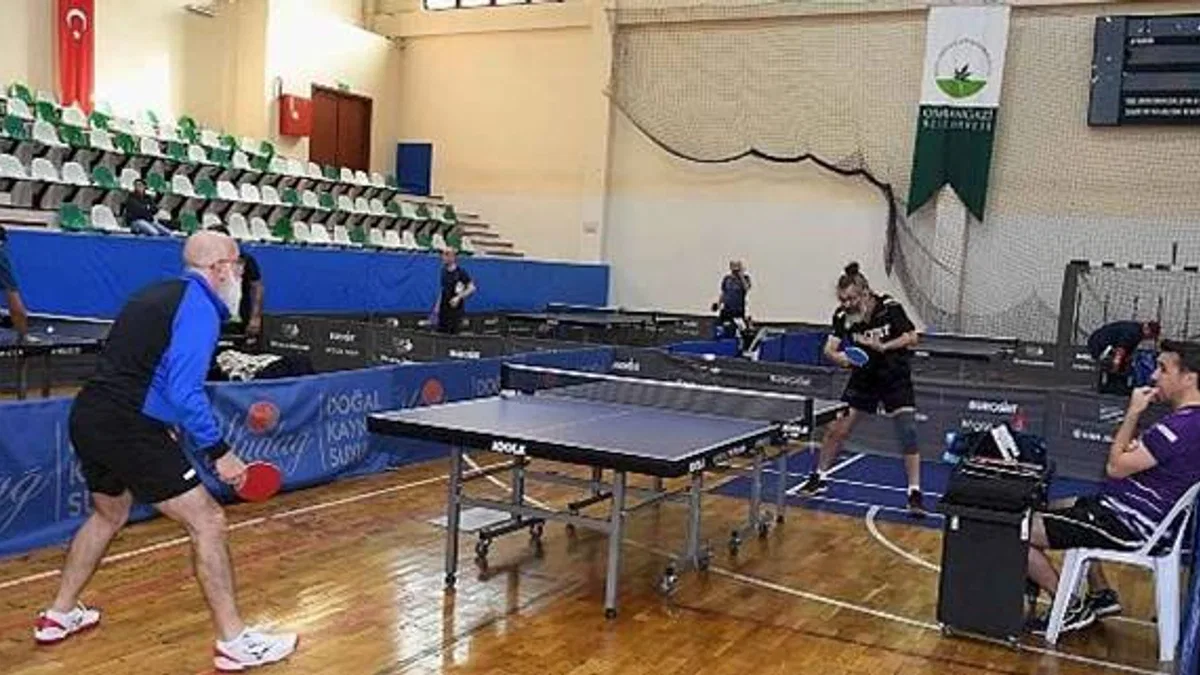 Ulusal Bursa Veteran Masa Tenisi Turnuvası başladı