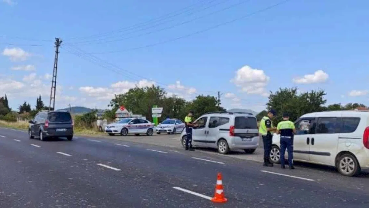 Edirne Keşan’da Jandarma'dan trafik denetimi