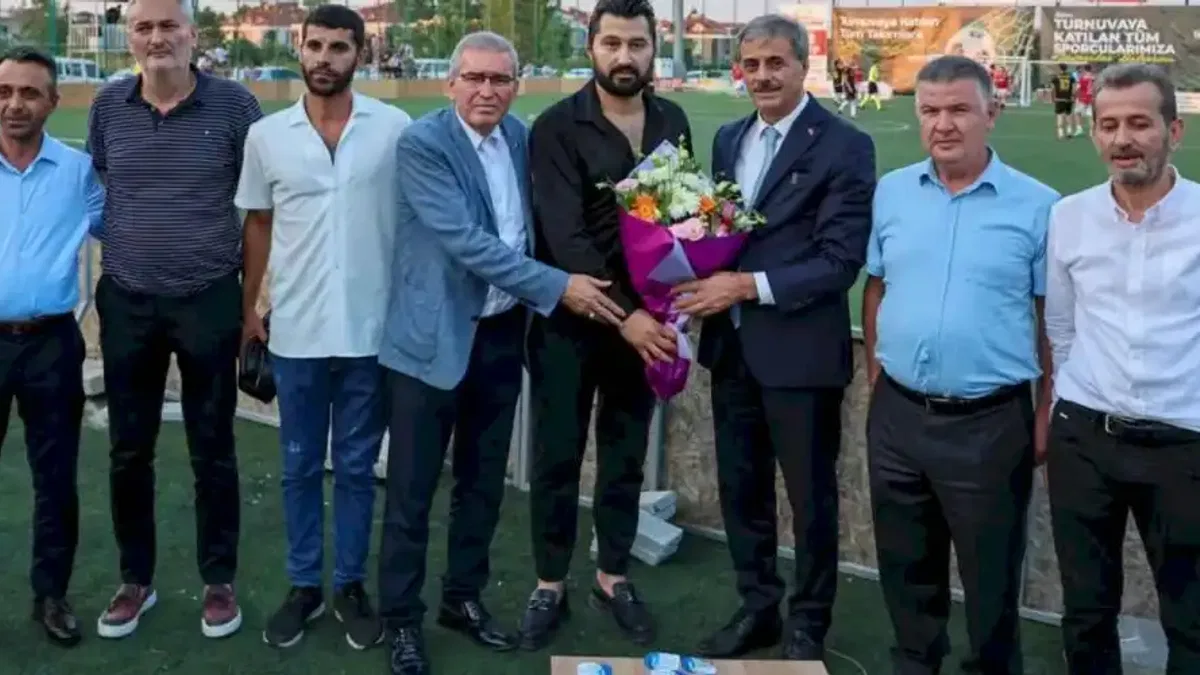 Açılış maçının santrasını Başkan Alemdar yaptı