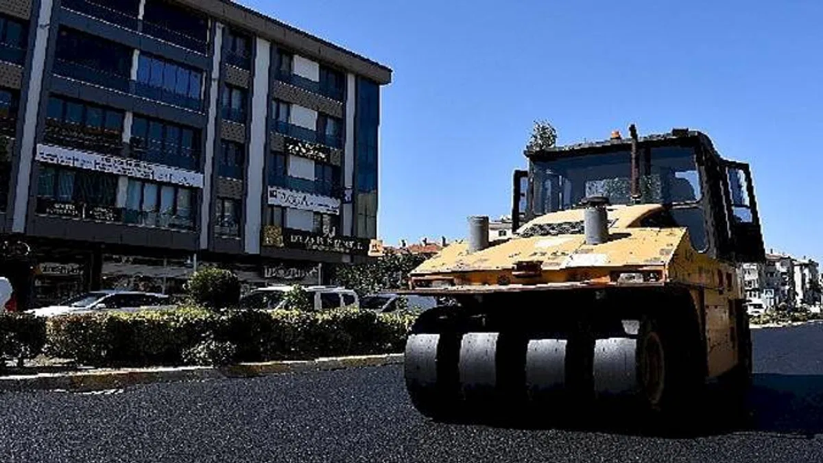 İstasyon Caddesi'nde çalışmalar sürüyor