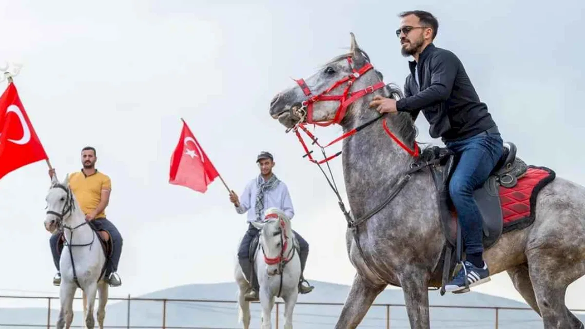 Anadolu Selçuklu Fotoğraf Derneği'nden atlı safari keyfi!
