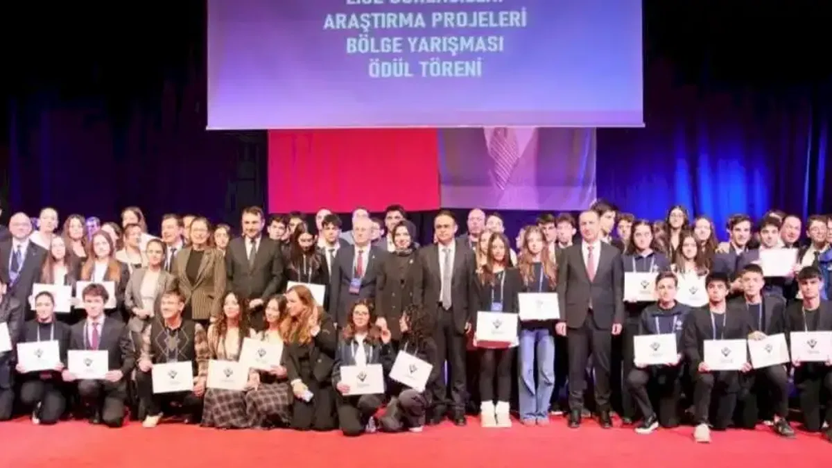 Genç araştırmacılar TÜBİTAK İzmir Bölge Yarışması’nda ödüllendirildi