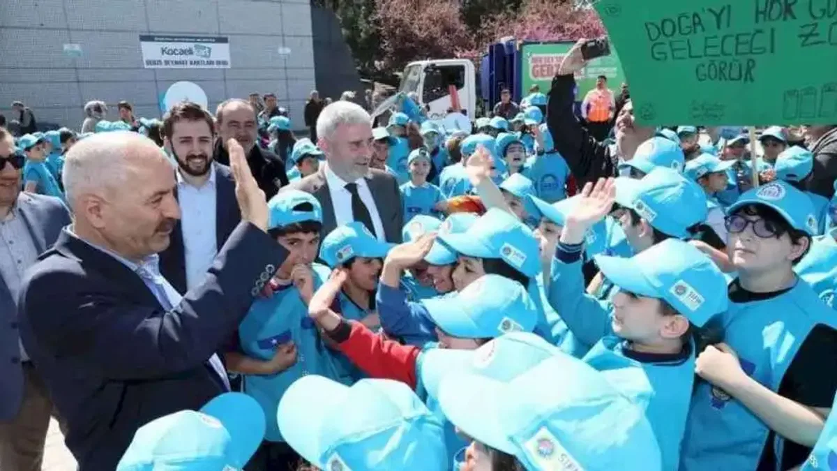 Gebze’de öğrencilerden 'Sıfır Atık'a destek yürüyüşü