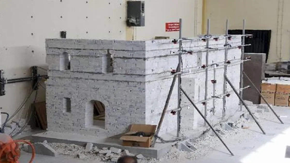 Dokuz Eylül'ün laboratuvarı riskli binaları tespit ediyor
