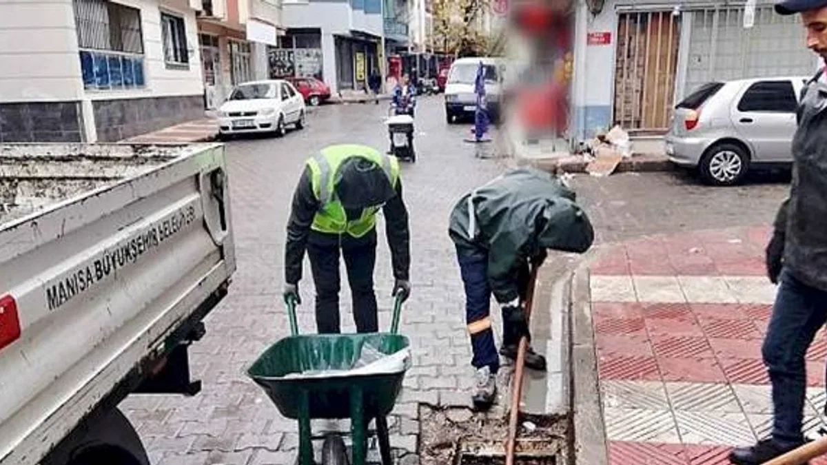 Büyükşehir ve MASKİ Ekipleri Yağışta Sahadaydı