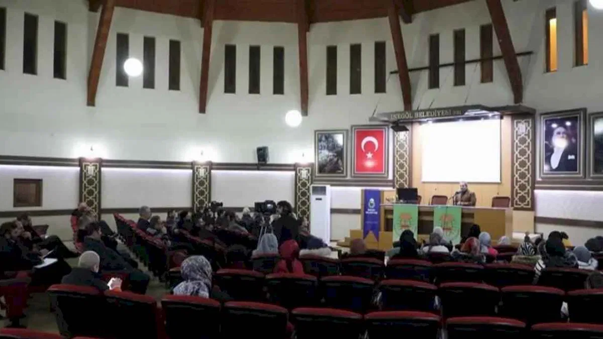 Eğitimci İsmail Güler Aile Okulunda İnegöllülerle buluştu