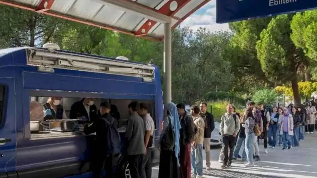 İzmir’de anne eli lezzetinde ücretsiz yemek