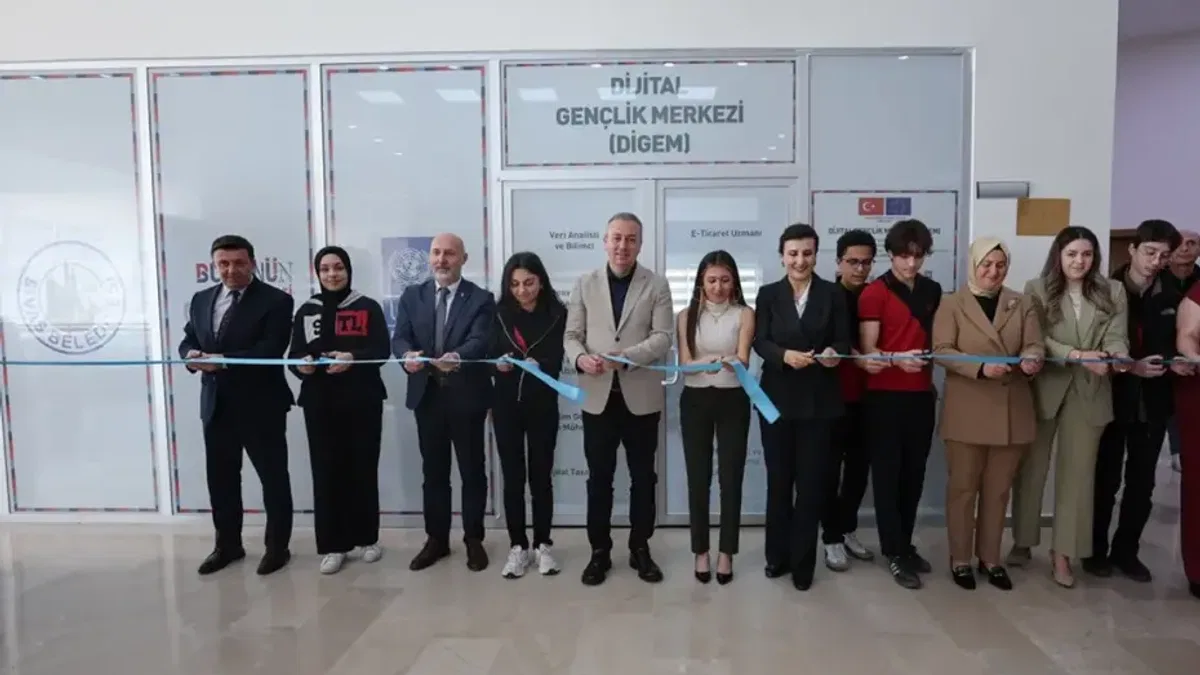 Sivas’ta Dijital Gençlik Merkezi açıldı