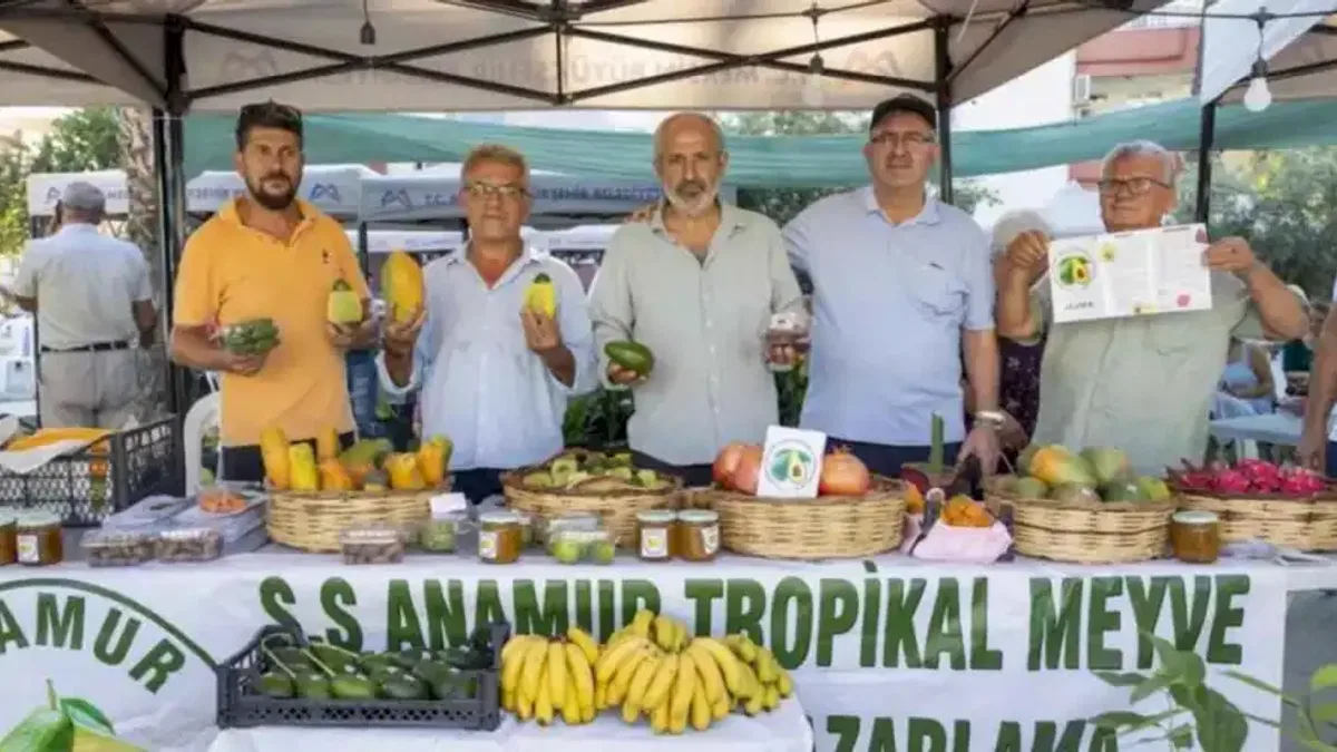 Tropikal Meyve Şenliği coşkusu