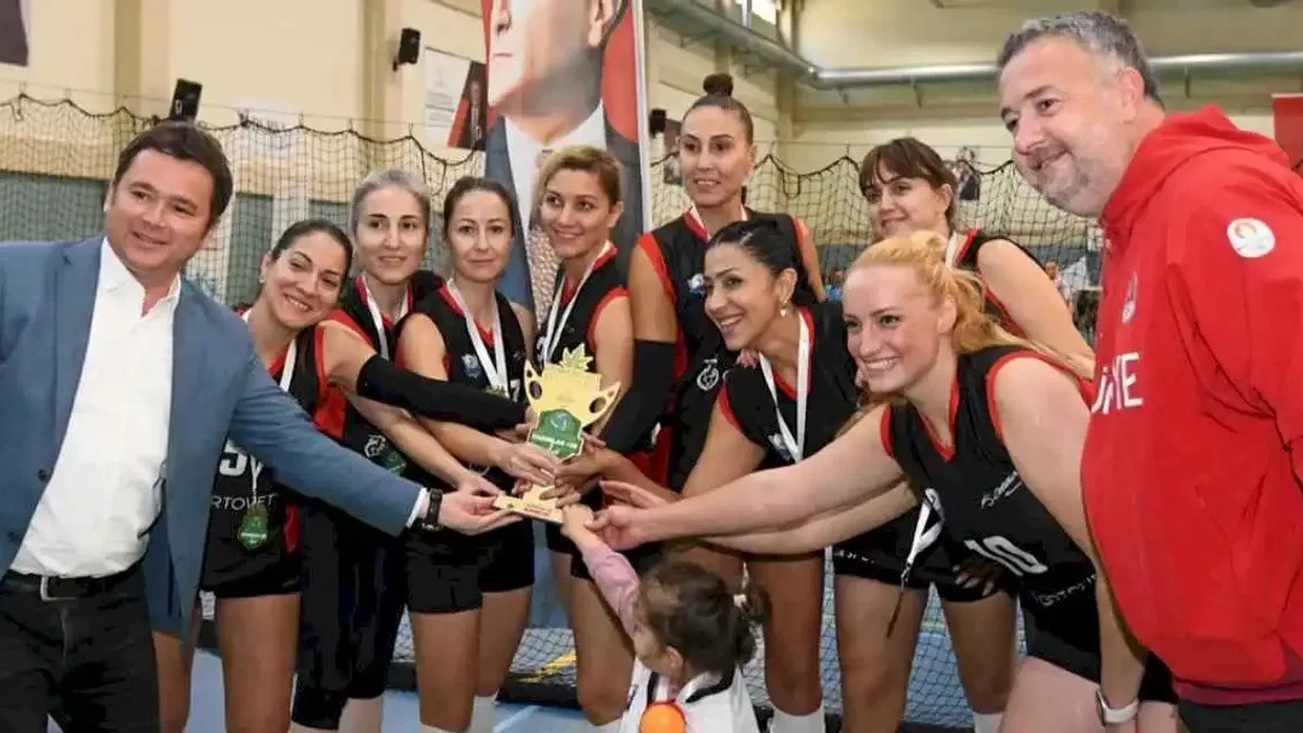 Bursa'da düzenlenen Türkiye Veteran Voleybol Turnuvası’nda şampiyonlar belli oldu