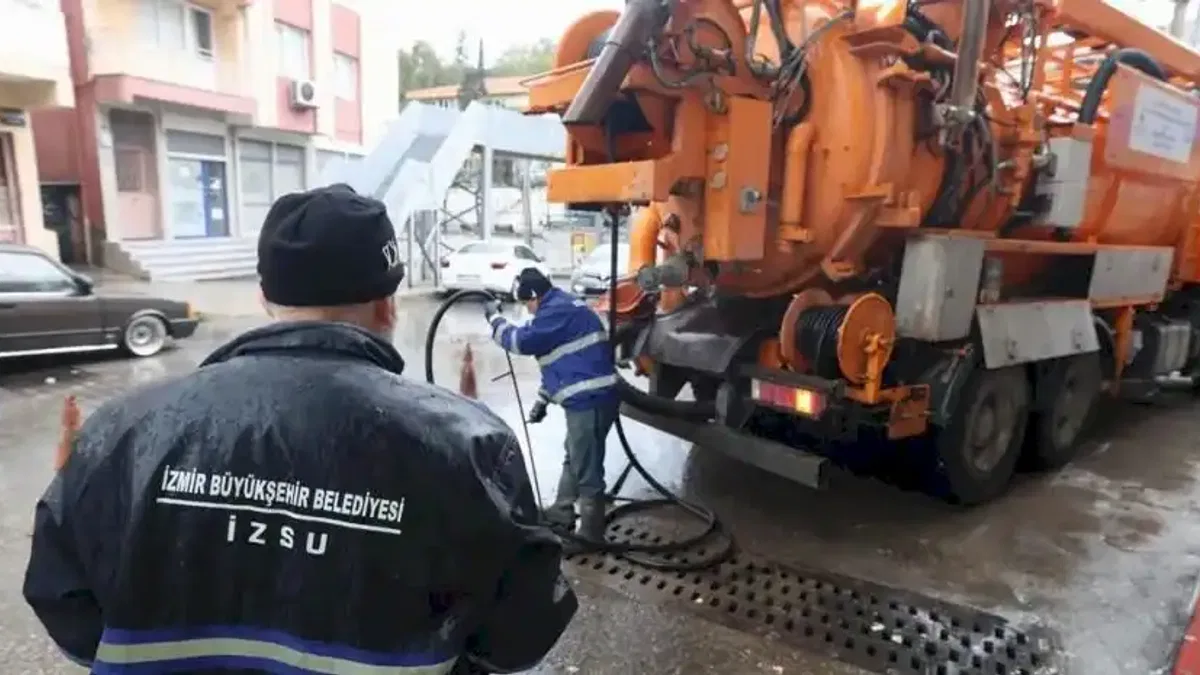 İzmir’de kuvvetli yağış ve fırtına alarmı