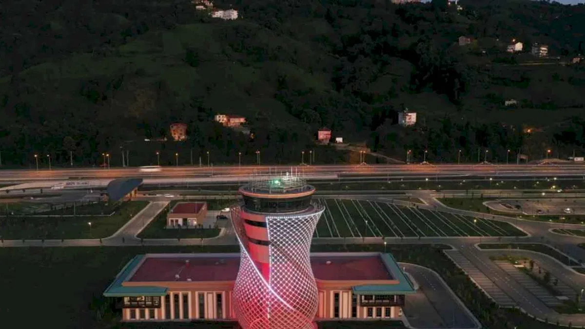 Rize-Artvin'de yolcu trafiği 2022'ye göre yüzde 43 arttı