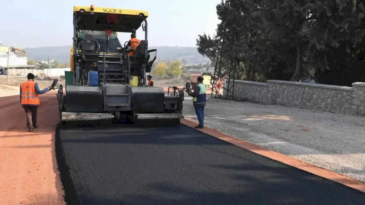 Bursa Osmangazi’de asfalt mesaisi