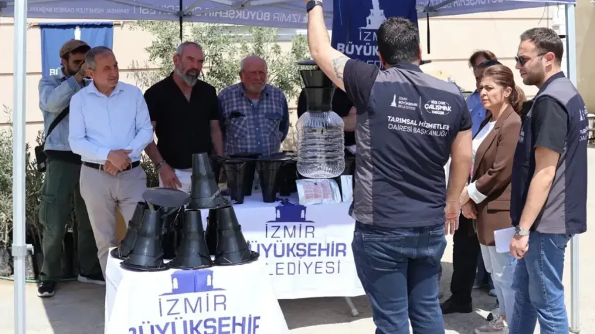 İzmir'de kahverengi kokarca böceğine karşı tuzak