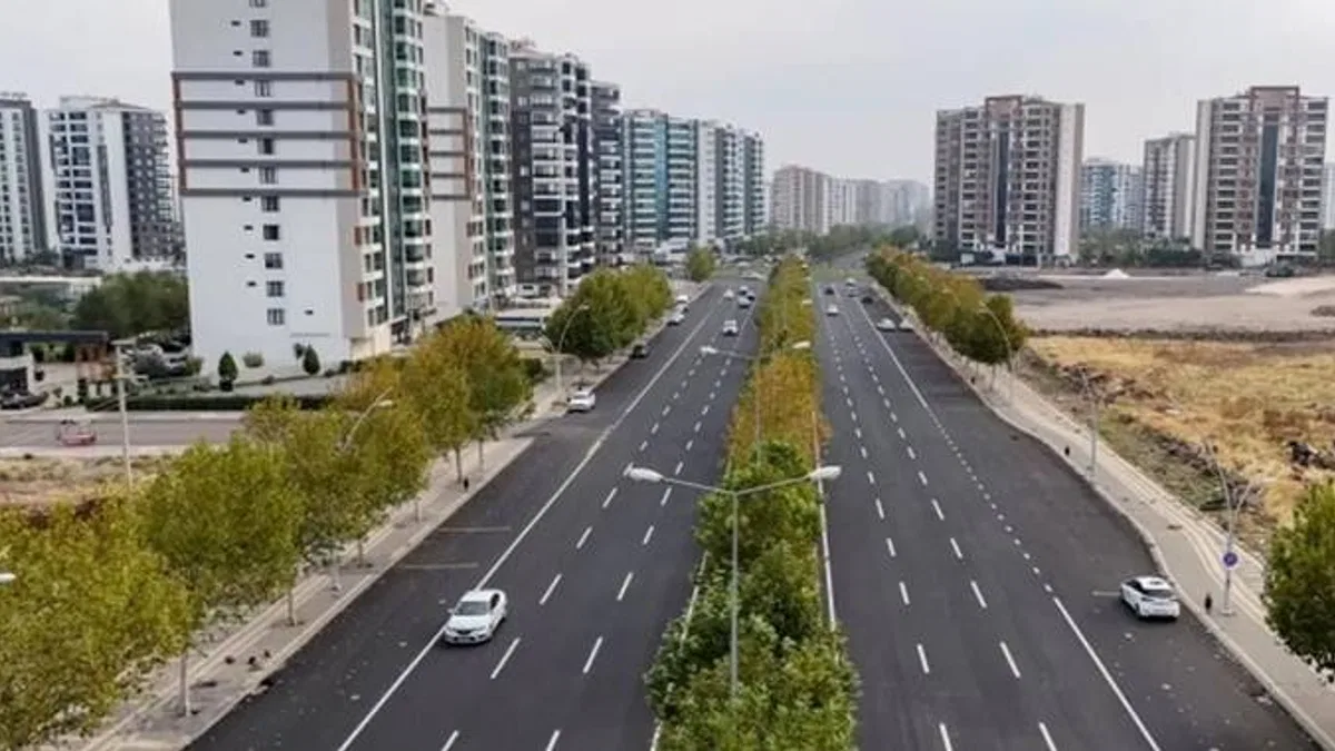 170 bin ton sıcak asfaltla Diyarbakır'ın ana aksları yenilendi