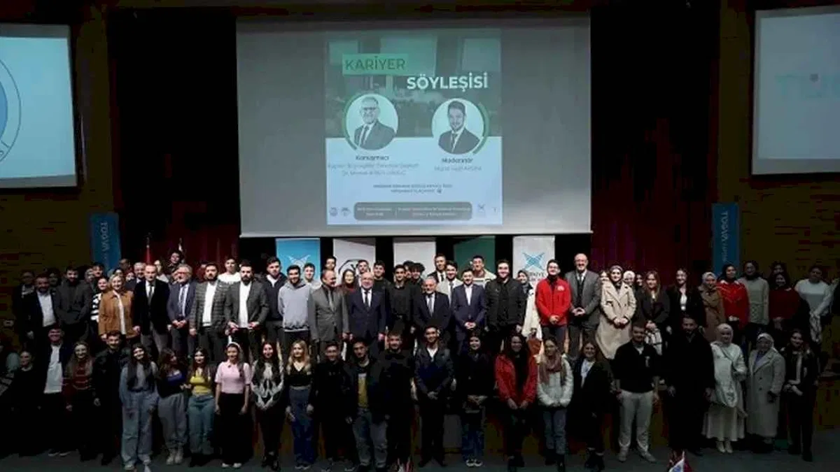 Memduh Büyükkılıç gençlerle buluştu