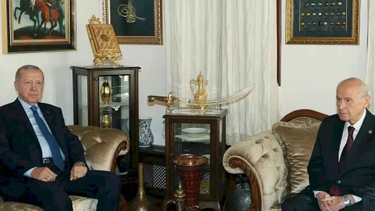 Cumhurbaşkanı Erdoğan, MHP lideri Bahçeli’yi evinde ziyaret etti