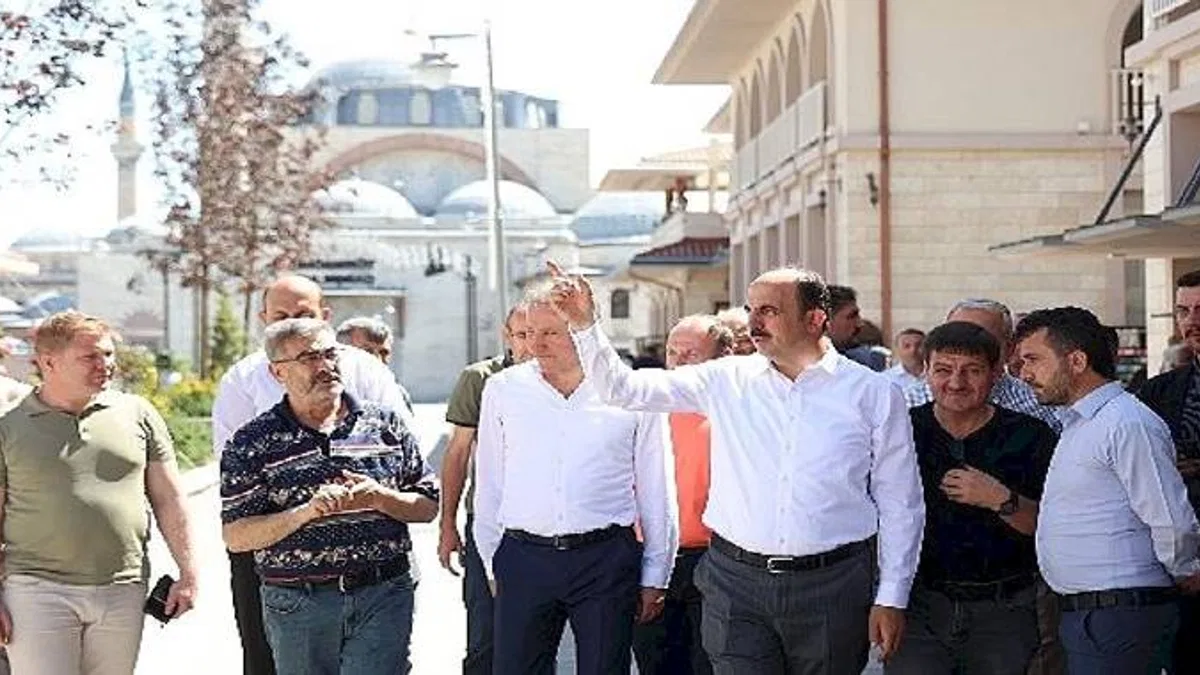 Başkan Altay Türbeönü Çarşılarında Esnafla Buluştu