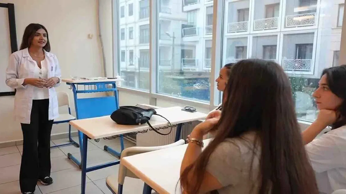 İstanbul Maltepe'de YKS hazırlık eğitimleri başladı