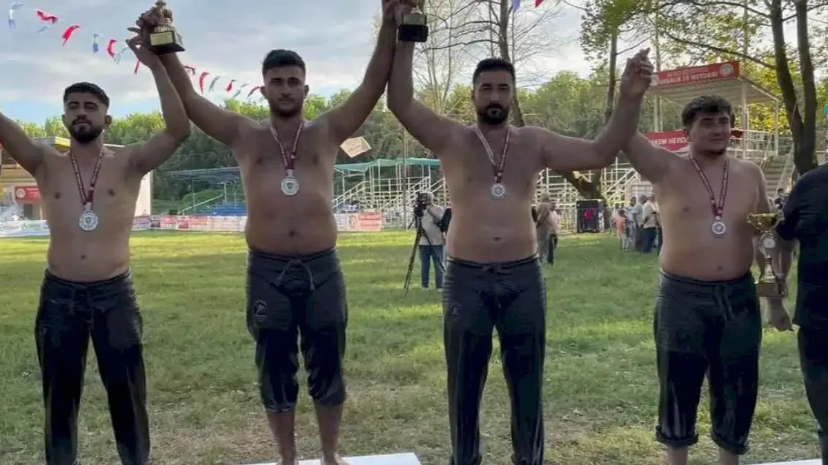 Sakarya’nın pehlivanları Tarihi Akbalık Güreşleri’ne damga vurdu