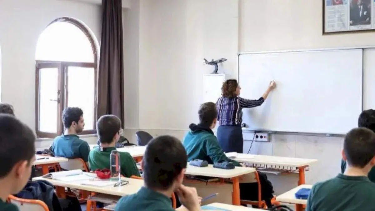 Ortaöğretim'de değişiklik 'Resmi'leşti... Test usulü sınav son verildi