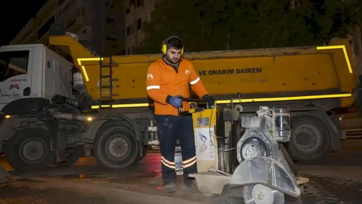 Mersin’de yol güvenliği için gece çalışması