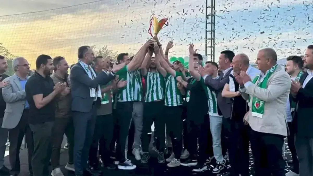 Kestel’de birliktelik, şampiyonluk getirdi!
