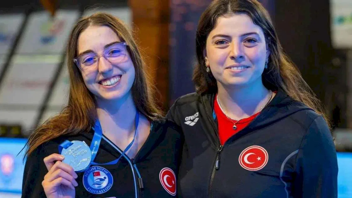 Artistik yüzmede tarihi başarı